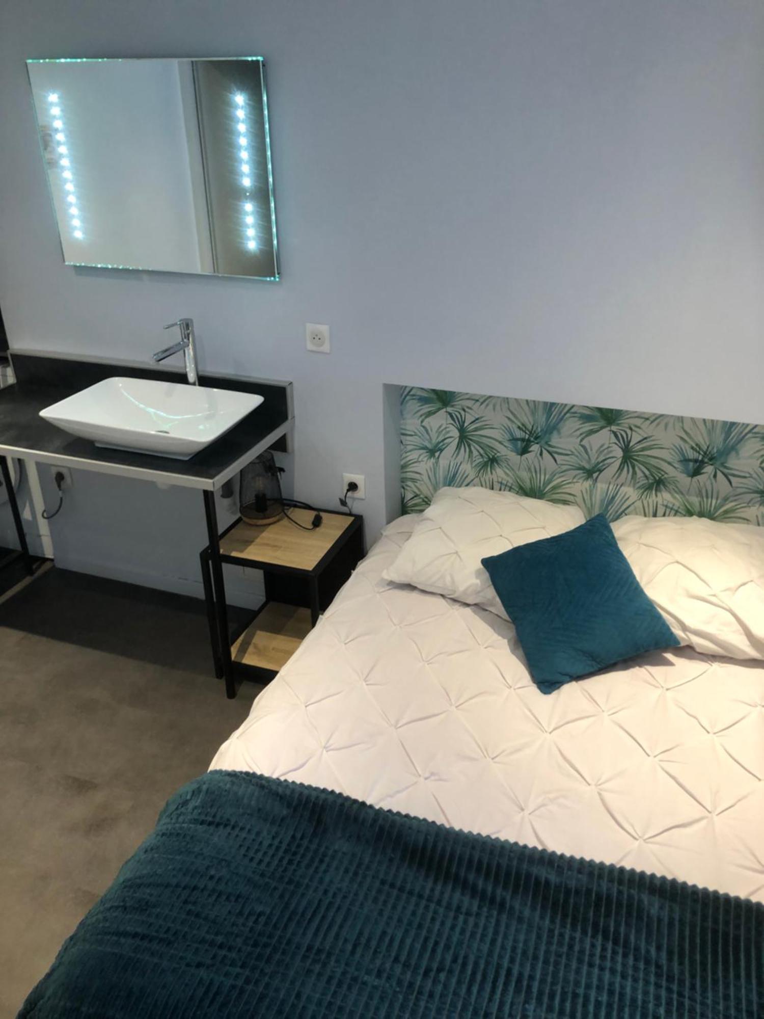 Chez Fabrice Bed & Breakfast Le Pertuis Екстериор снимка